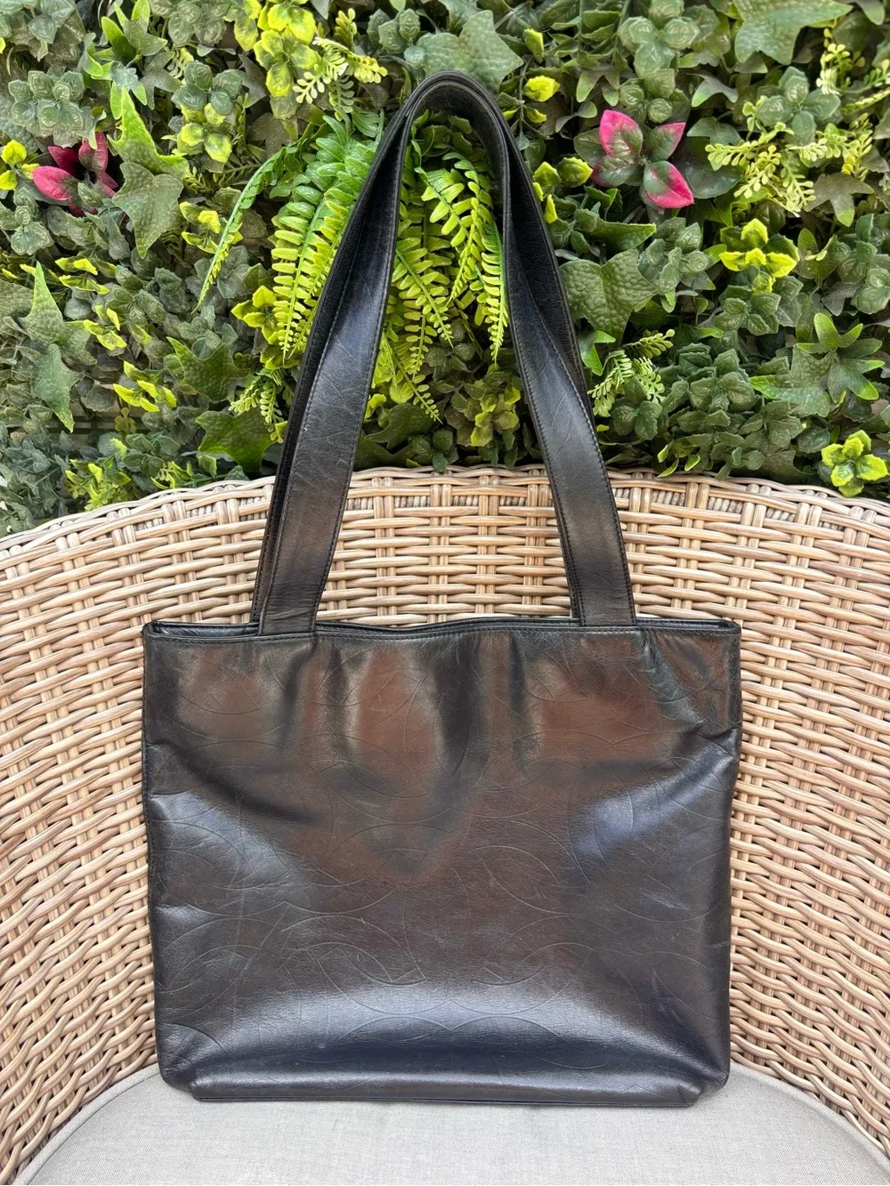 Authentic CHANEL black lambskin CC logo tote